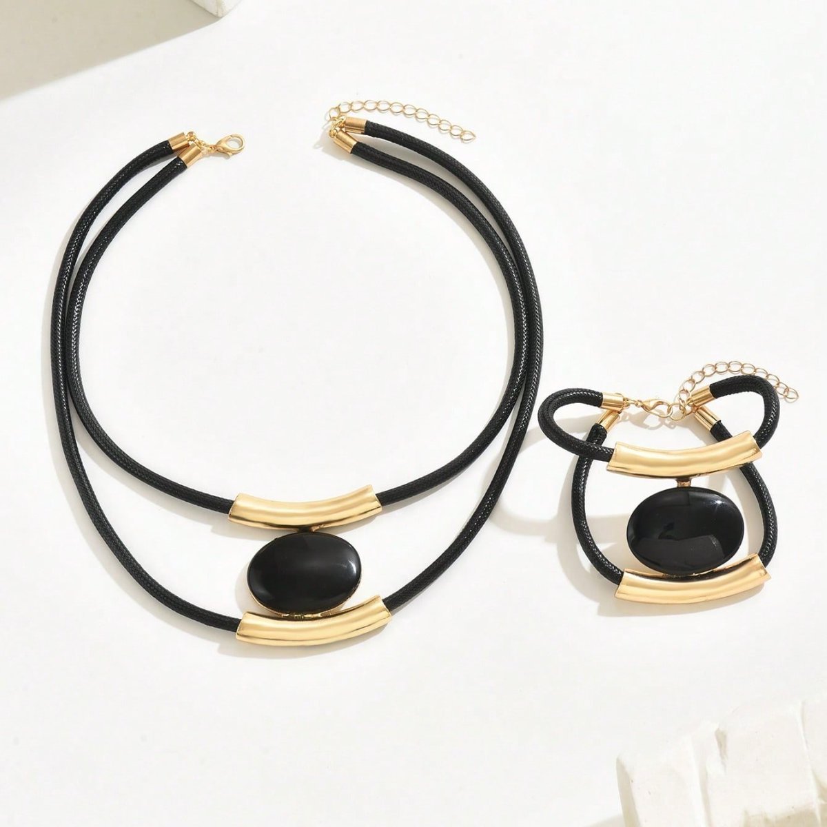 Womens Elegance Black And Gold Jewelry Set