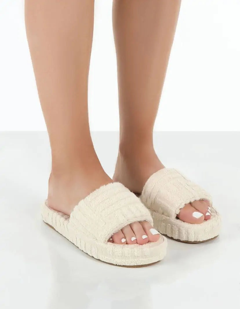 Seasonprestige Women's Furry Casual indoor outdoors Slippers