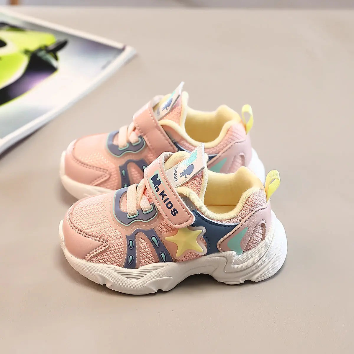 Children's Soft-soled Sneakers Are Light And Fashionable For Kids - Season Prestige