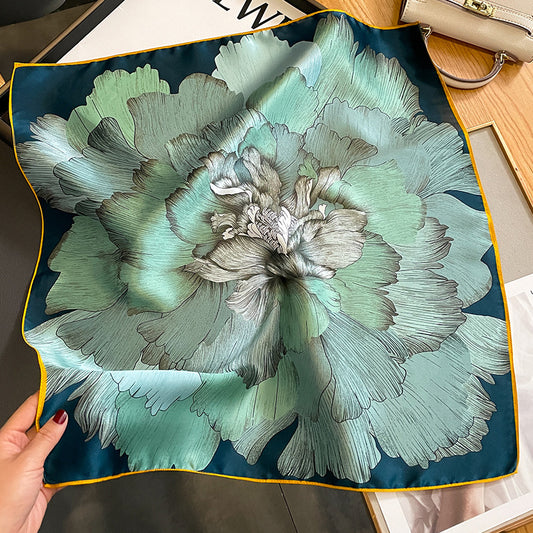 Versatile 53x53cm silk square neck scarf in a luxury autumn pattern by Season Prestige.
