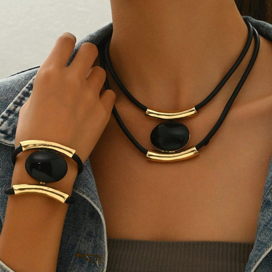 Womens Elegance  Black And Gold Jewelry Set