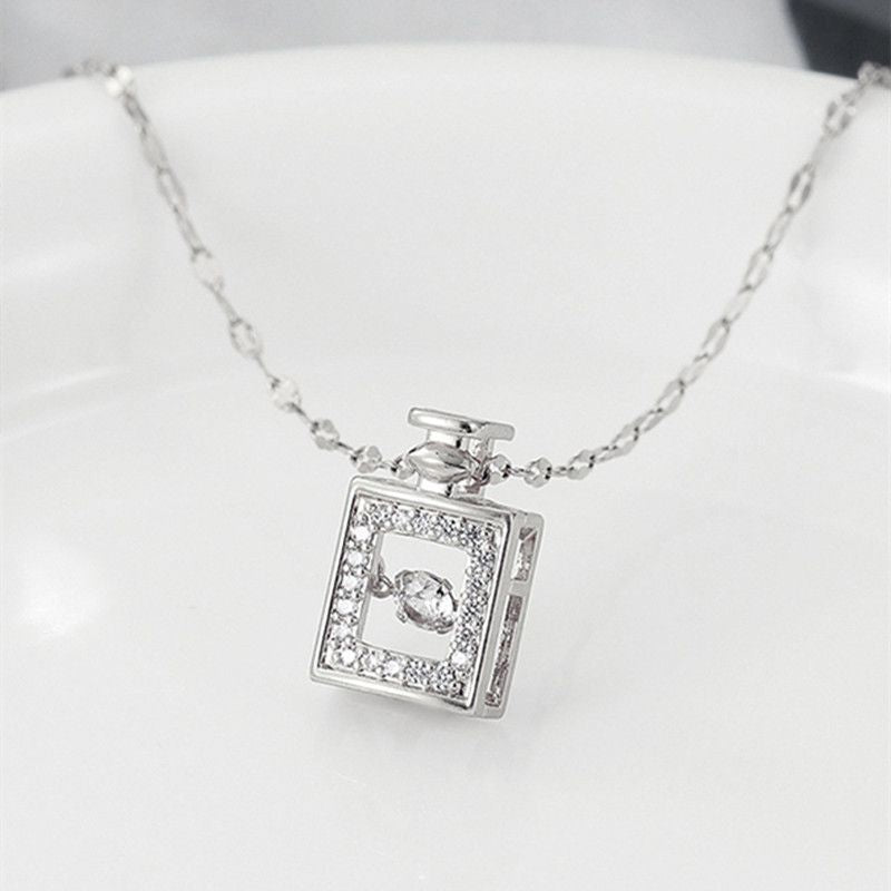 Luxury Female Necklace Charm Jewelry  Fashion Jewelry Woman Season Prestige