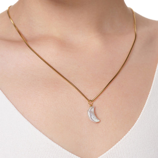 Natural Moon Baroque Freshwater Pearl Pendant Necklace Season Prestige