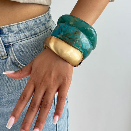 Season Prestige Peacock Blue Onbre Resin Statement  Cuff - Minimalist Accessories, Vintage  Style 