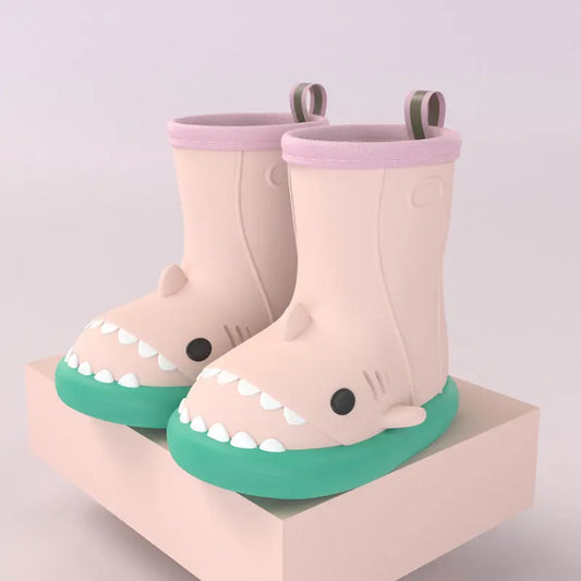  Adorable and durable children's waterproof rubber rain boots with a fun shark design, ensuring both safety and style for boys and girls on wet days.


