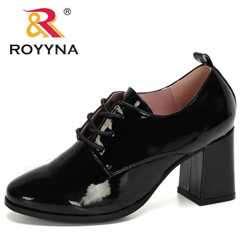 Woman Patent Leather Pumps - Season Prestige