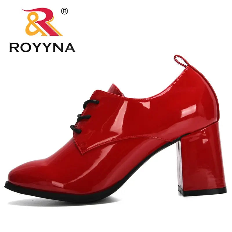 Woman Patent Leather Pumps - Season Prestige